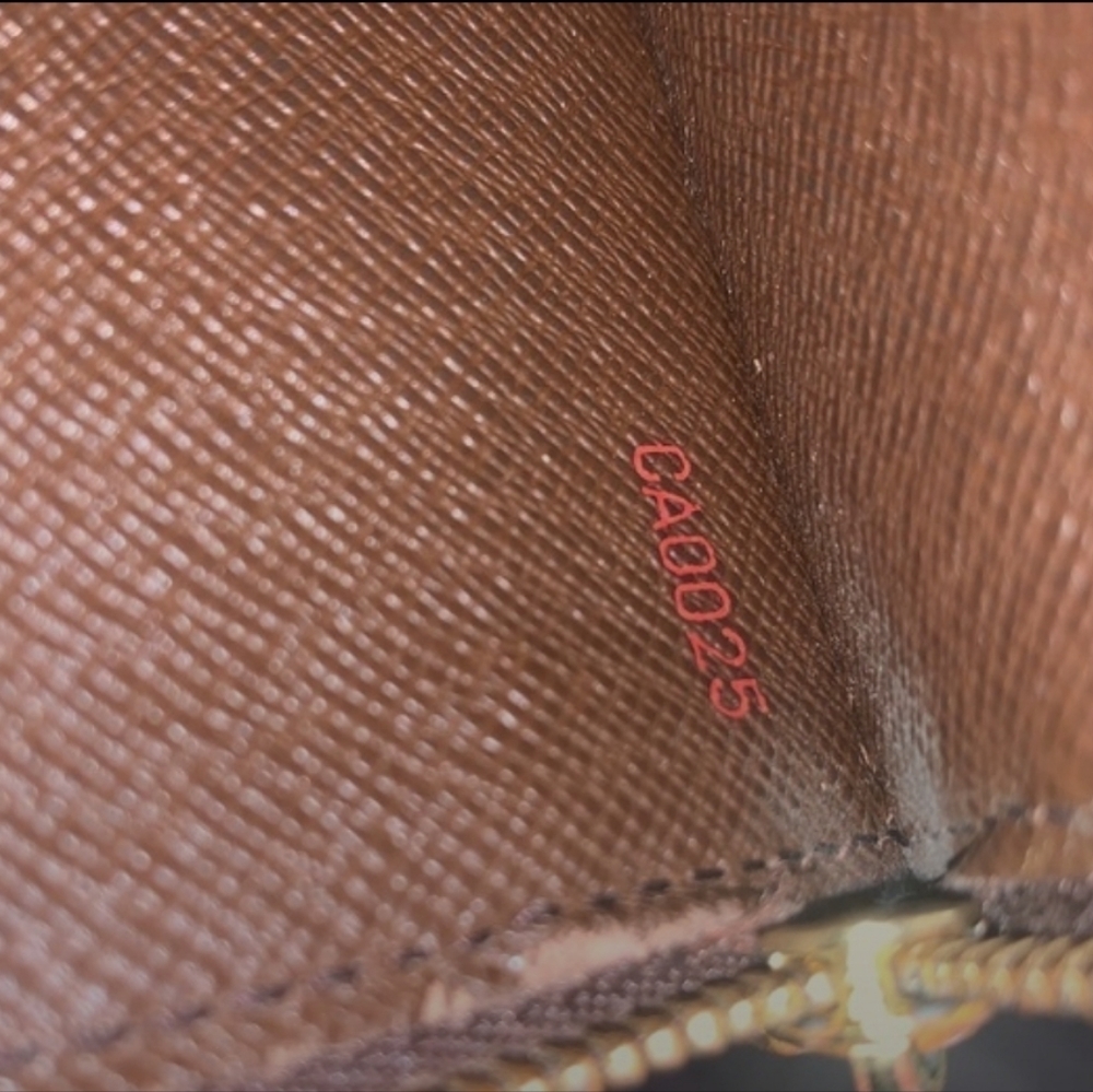 Louis Vuitton Canvas Wallet Authentic Re-Poshing - Picture 5 of 5